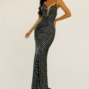 Vintage Black and White Chevron Maxi Dress